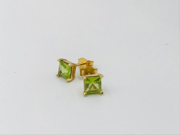 Cercei aur si peridot princess cut