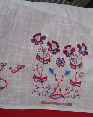 Perdeluta cu broderie 1,95/47
