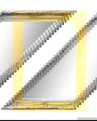 Oglinda cu o rama aurie cu decoratiuni