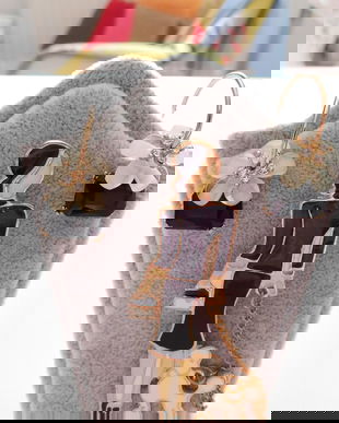 Brosa   noua replica ,   cercei   noi asortati cadou .