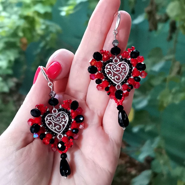 Rezervat Cercei - Red & Black Heart