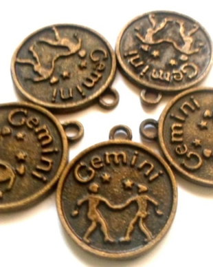 Charm banut zodiac Gemeni bronz