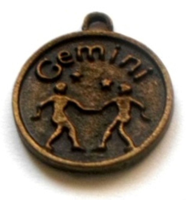 Charm banut zodiac Gemeni bronz