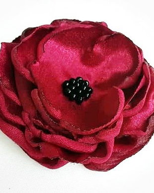brosa floare de matase visinie