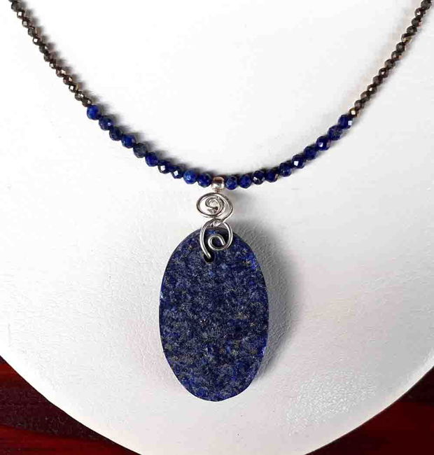 Lapis lazuli si pirita