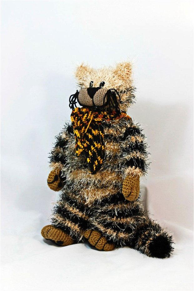 Pisica crosetata,papusa crosetata,jucarie crosetata,jucarie handmade, 48 cm