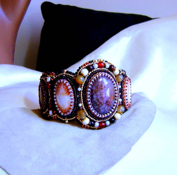 Vanduta / BlackFriday Today ! Bratara vintage unicat, podoabe pe viata