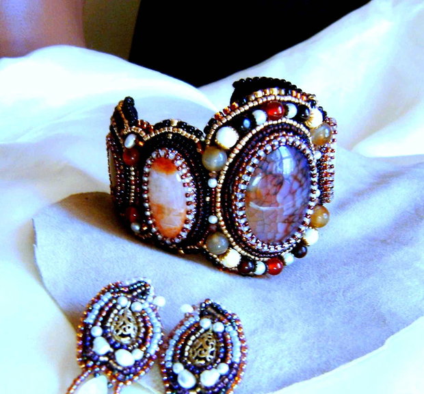 Vanduta / BlackFriday Today ! Bratara vintage unicat, podoabe pe viata