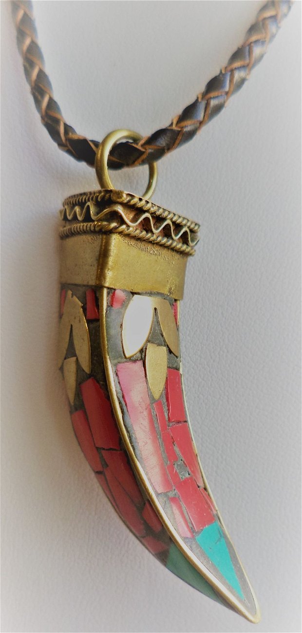 Colier handmade cu pandantiv sub forma de corn/bijuterie unisex/bijuterie barbateasca/bijuterie talisman