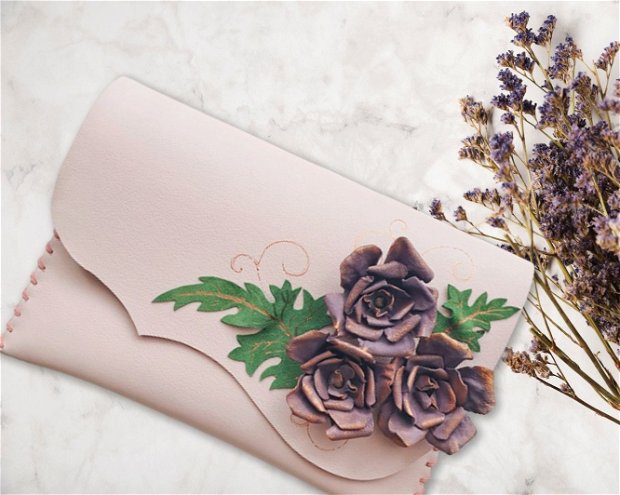 poseta plic handmade unicat din piele - Purple Roses