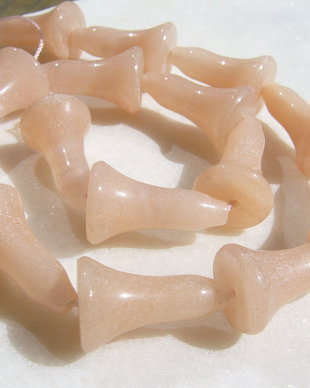 Clopotel din calcit aprox 25-26x15 mm