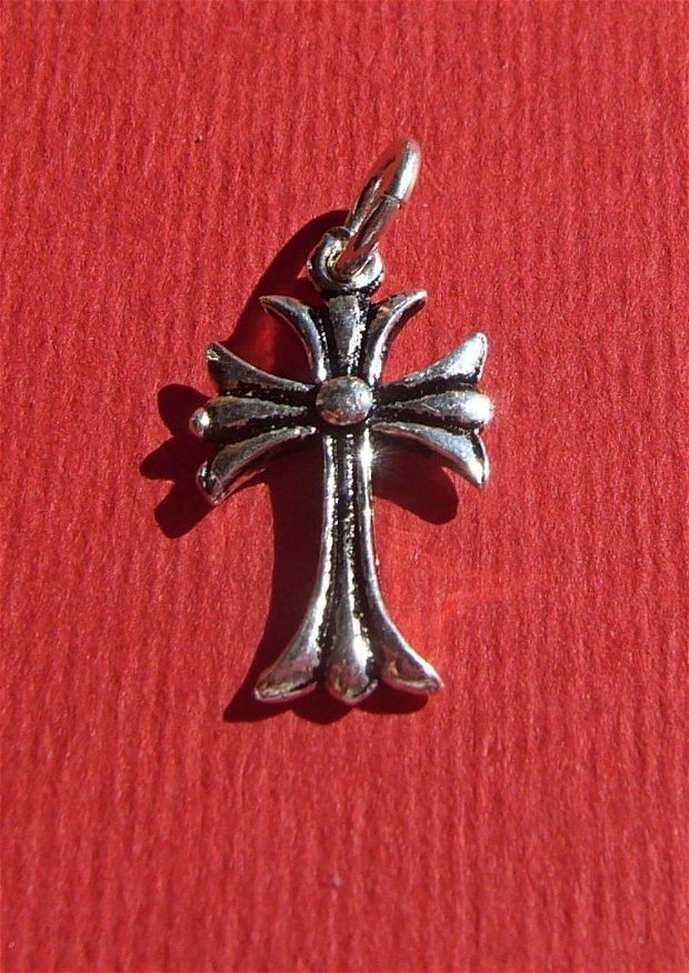 Cruciulita partial antichizata din argint .925 aprox 10.5x18 mm (22.5 mm cu anoul)