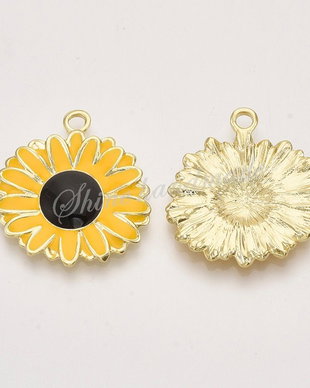 Pandantiv margareta, emailat, 28.5x26x2.5mm