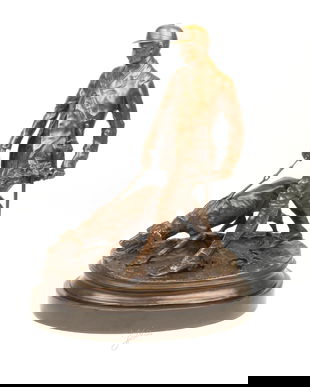 Vanator cu un ogar - statueta din bronz pe soclu din marmura