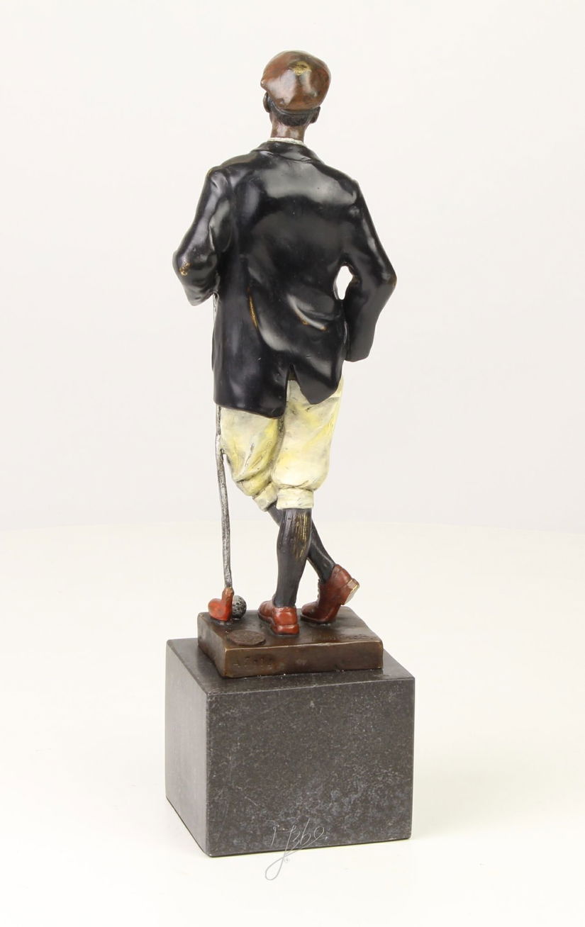 Jucator de golf - statueta din bronz pictat pe soclu din marmura
