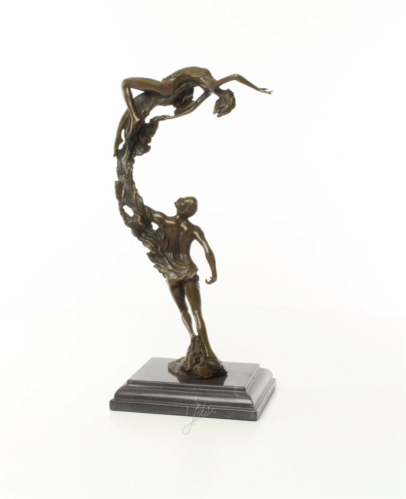 Cuplu  - statueta din bronz pe soclu din marmura