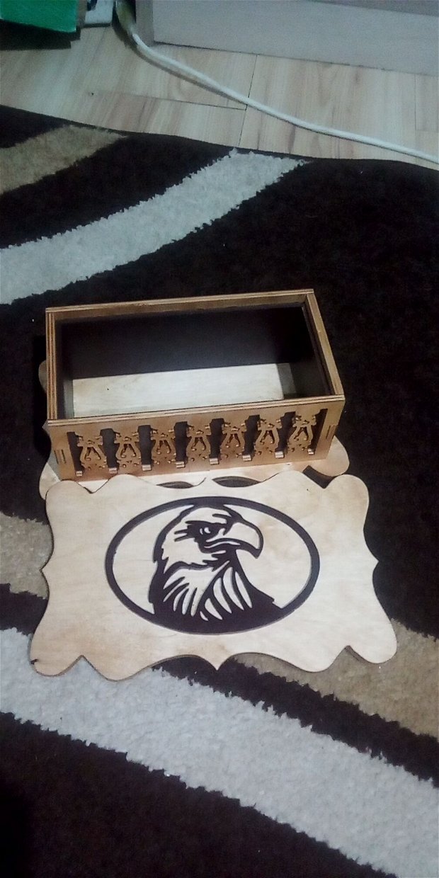 Cutie pentru bijuterii " Cap de vultur"