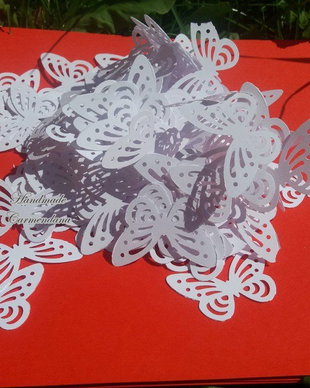 Confetti fluturi