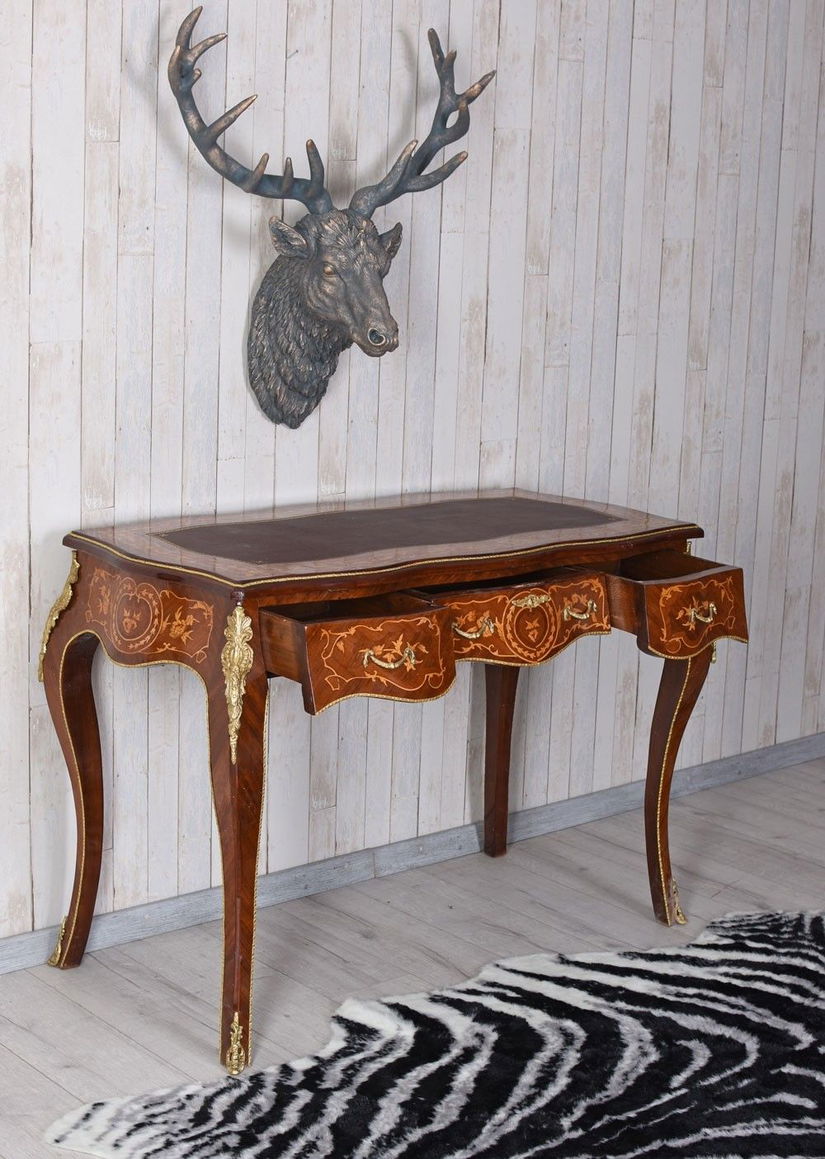 Secretaire din lemn masiv cu furnir nuc si diverse decoaratiuni