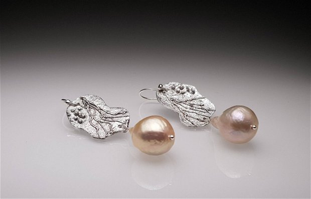 Cercei lucrati manual cu perle baroque ''Treasures''