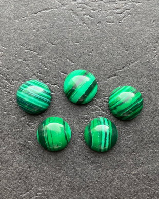 LMCB48 - cabochon malachit