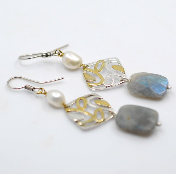 Cercei din argint, perle de cutura si labradorit, placati selectiv cu aur, cercei lungi argint, cercei statement, cercei handmade
