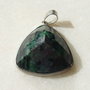 Pandantiv fatetat din ruby zoisite in rama metalica argintie