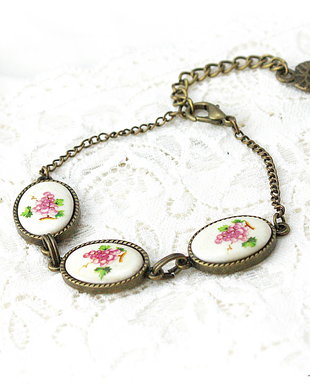 Bratara vintage cu struguri