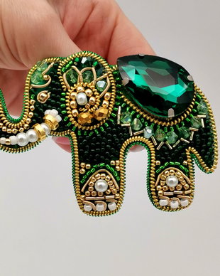 Rezervat Broșă elefant - Green Elephant