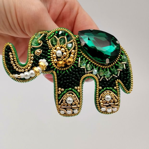 Rezervat Broșă elefant - Green Elephant