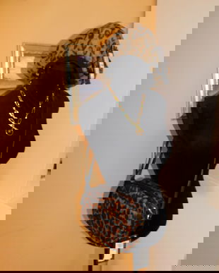 Marks and Spencer   basc      cu geanta  , ambele  noi,   colier  nou  cadou,  etichete atasate