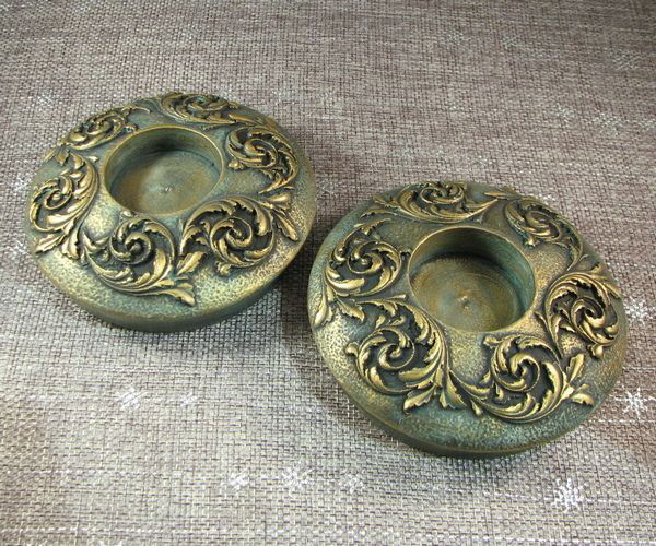 D0292 - (1buc) Suport din lemn pt lumanare, stil baroc, patina de antichizare, pasta de structura, pasta de ceara, verde auriu, diam=10cm