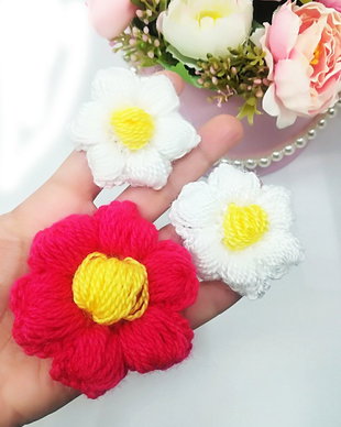 Floricele pufoase crosetate manual