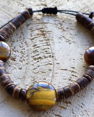 Bratara handmade unisex din lemn de nuca de cocos si donut ochi de tigru
