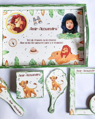 Set Mot băiețel  cu Lion king Safari