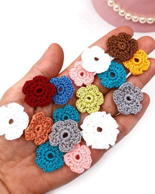 Lot floricele crosetate manual. Aplicatii crosetate.