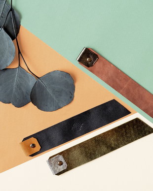 Semn de carte din piele naturala reciclata, personalizat