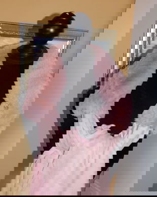 Sal nou,   mare , deosebit ,   elegant ,   rafinat .