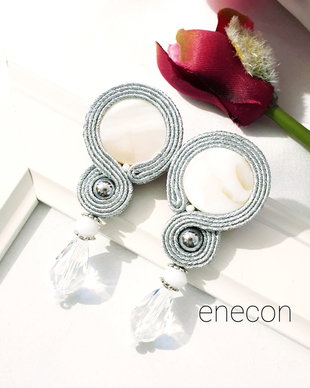 Cercei argintii pe lob, Cercei soutache cu sidef si cristale