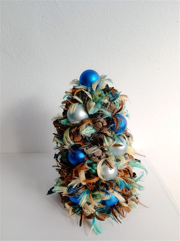 Cadouri Crăciun-Brad împodobit cu globuri albastre și ornamente decorative naturale parfumate ,Albastru Royal și Baby Blue 22-14 cm