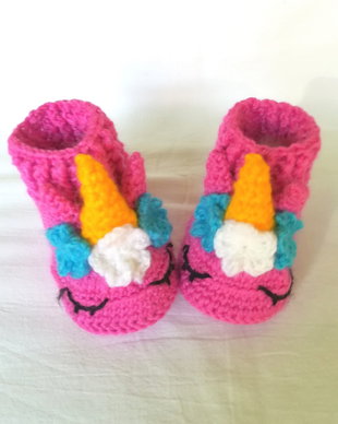 Botosei Cizmulite Unicorn crosetati pentru bebe 0-6 luni, 10 cm, handmade