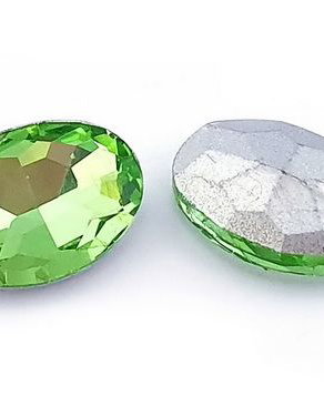 Cabochon din sticla, oval, 18x13 mm, peridot