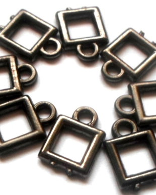 Charm metalic patrat rama gun metal - negru