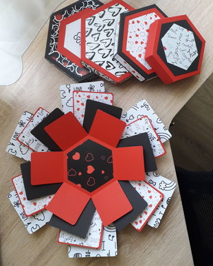 Cadou personalizat Explosion box hexagonal 4 în 1