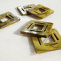 Margele mari in forma de romb perforat si vopsit din sidef aprox 38-38.5.5x38x3