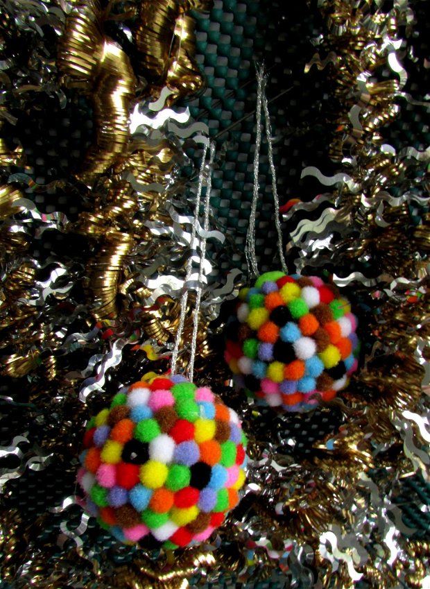 Ornamente Craciun   2 globuri colorate  CR 0090 (set 2 buc)