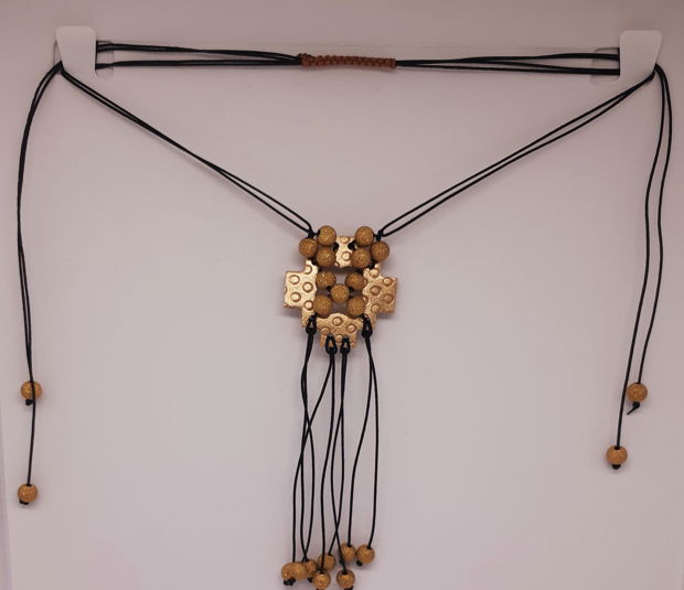 Colier unicat, reglabil, etnic, din bronz texturat cu perle metalice si fire textile negre