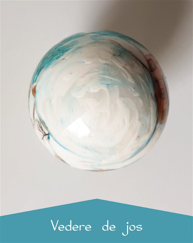 Așezarea dintre brazi - Glob de sticlă unicat, pictat manual
