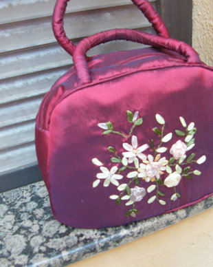 Poseta  cu broderie