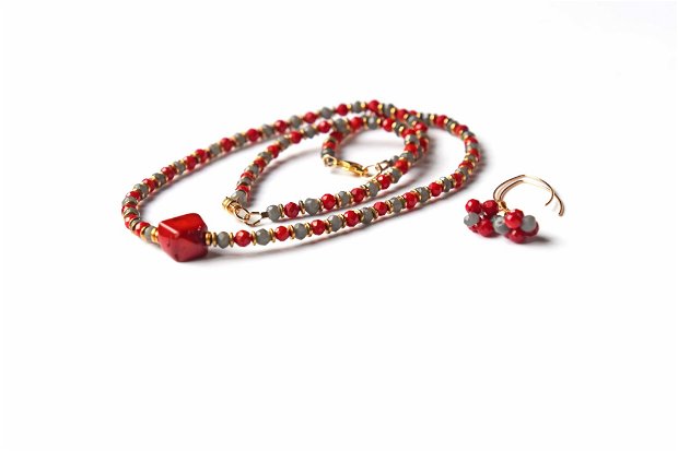 Set de bijuterii  compus din colier, cercei și brățară din jad gri si coral rosu